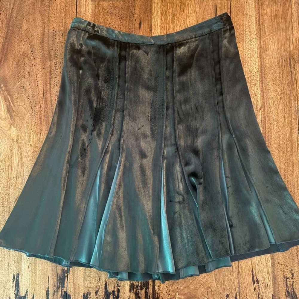 Club Monaco Green Velvet Pleated Skirt – Soft, Flowy, Size Small - Picture 6 of 6